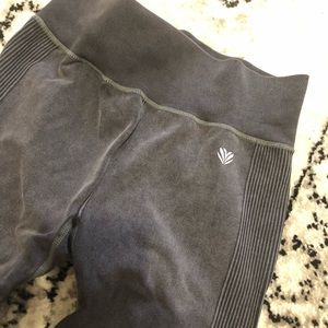 Forever 21 compression leggings